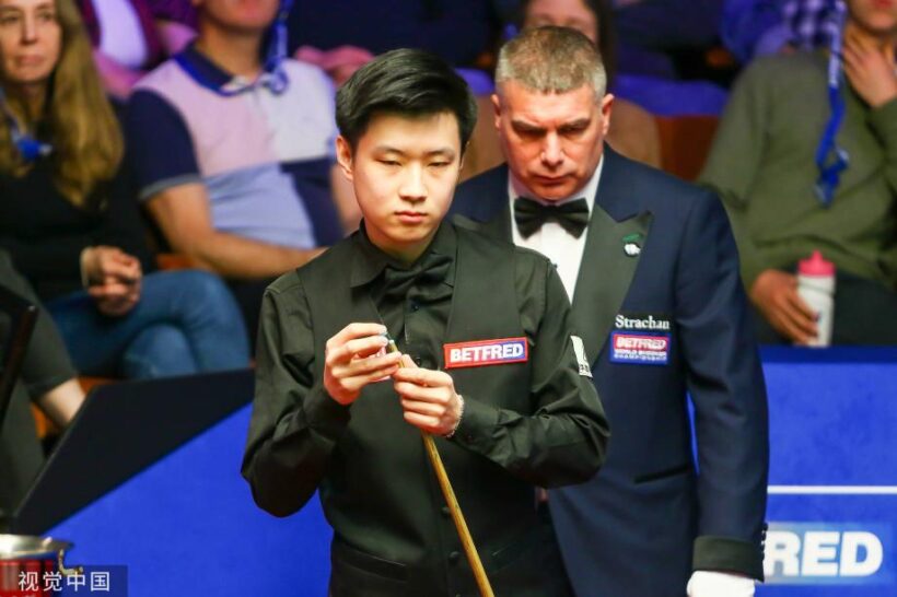 赵心童顺利晋级16强 夺斯诺克世锦赛正赛个人首胜