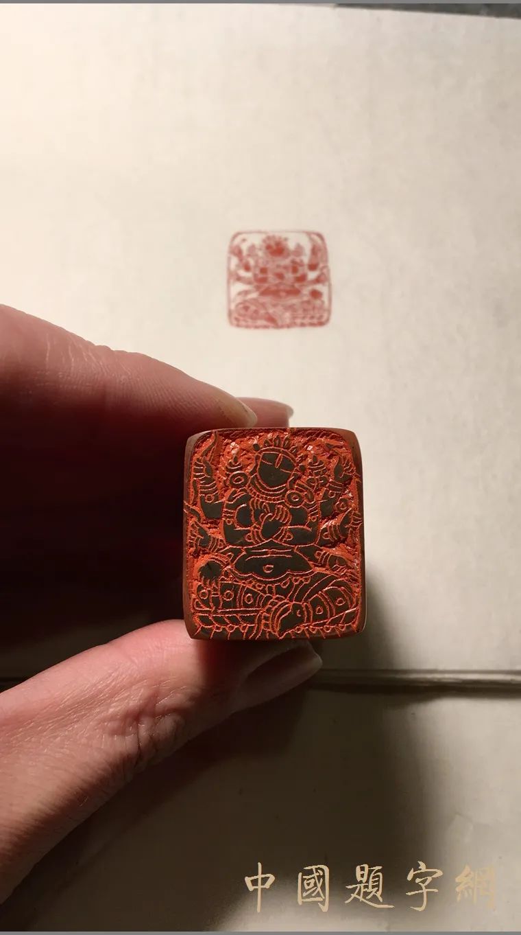 著名篆刻艺术家张翀作品《八臂观音菩萨》|印章定制收藏插图