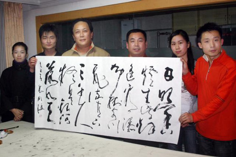 如何委托平台联系到唐国强老师进行书法定制