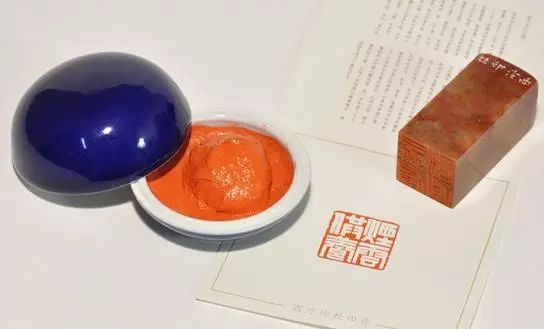 中国传统书画作品盖印章时需要注意什么？