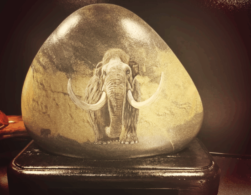 石头画的多元价值：艺术、实用、收藏与个性时尚的完美结合