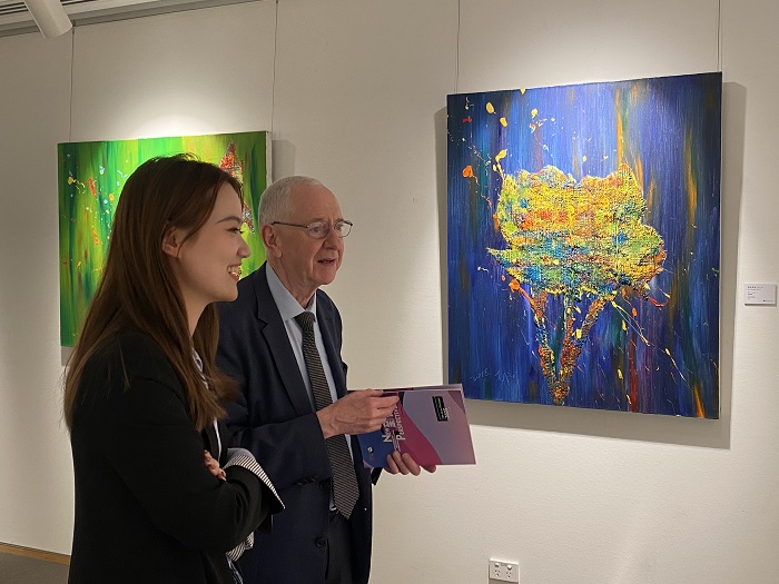 1752217767191104629_1752217798202104635_