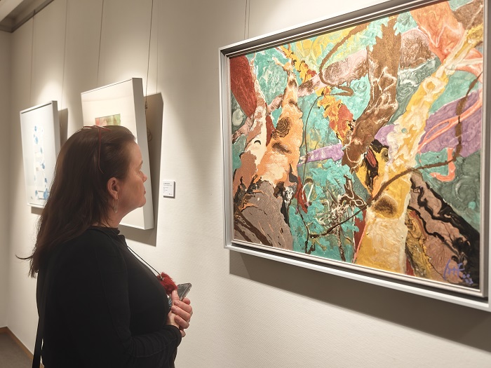 1752217767191104629_1752217799278104636_