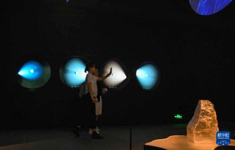 “宇宙考古：时空探索”展览在国博开幕