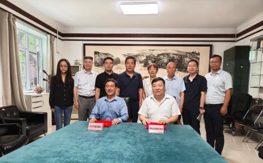 中国收藏家协会与人民日报出版社签署《大国收藏》战略合作协议