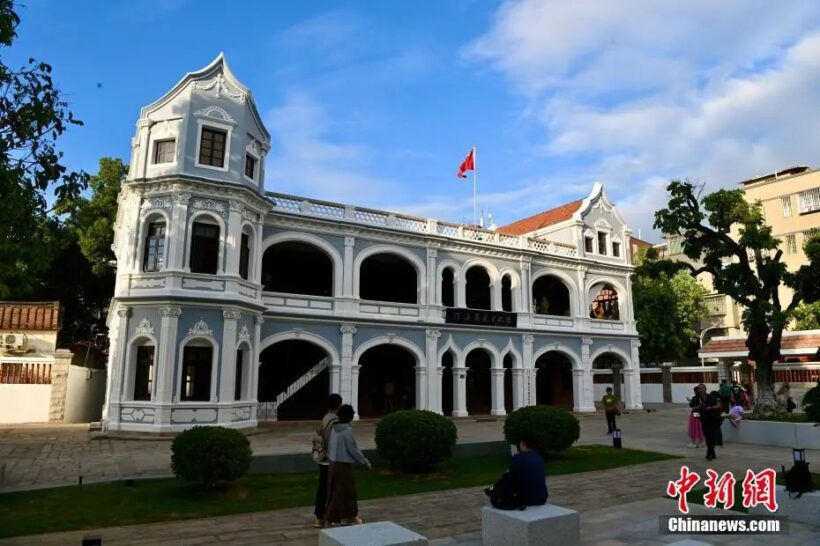 73b79270289b4f64847e7af9bc51368b