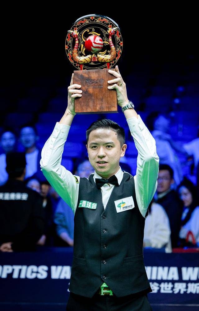 肖国栋绝杀加里·威尔逊卫冕2025世界斯诺克武汉公开赛冠军