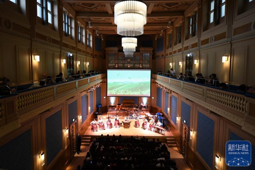 09八斗苑名家书画定制iko4w_