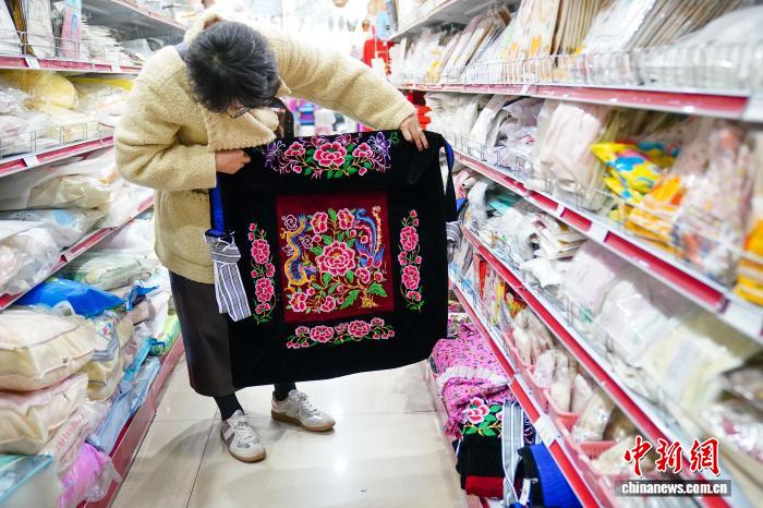 （文化中国行）老牌国货“回潮”：怀旧风“吹”起消费新风尚