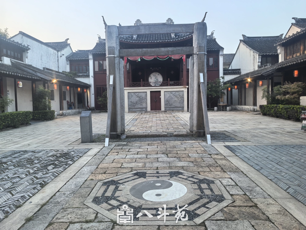 品读经典｜书法创作常用诗词100首之《忆江南》原文与解析插图1