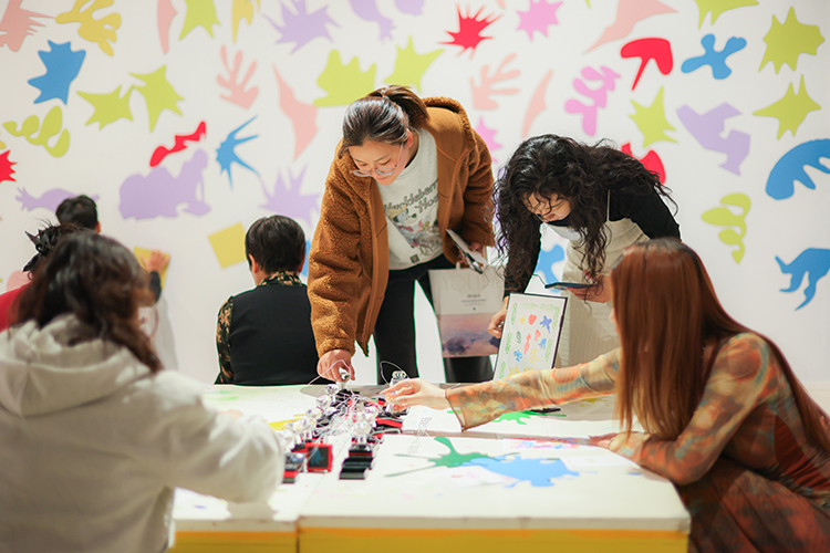 躺进色彩:北京时代美术馆马蒂斯版画展开幕插图11中国题字网 躺进色彩:北京时代美术馆马蒂斯版画展开幕插图11中国题字网