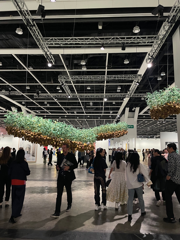 f2e7f930-5a67-400e-a0e7-e2ebd7f576be