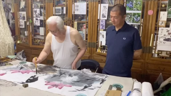 故宫博物院梁晓飞先生《双骏腾风踏瑞来》奔马图插图1