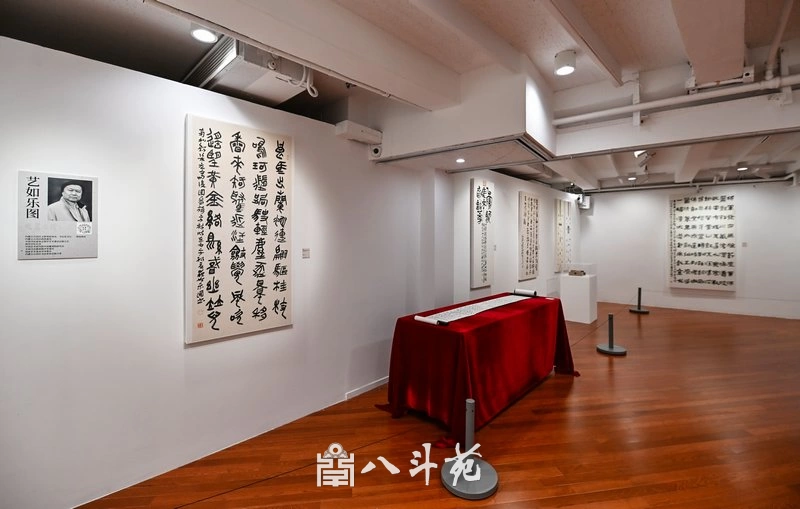 金秋时节，“风华正茂·还岁墨缘”全国书法名家十一人展盛大开幕插图2