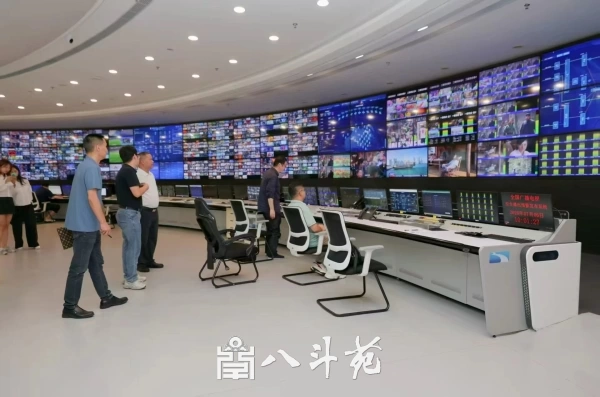 “场景里的新时代”主题书法展在武汉光谷开幕插图2 “场景里的新时代”主题书法展在武汉光谷开幕插图2